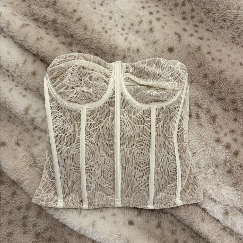 Strapless corset top 
From a boutique size small!
Super cute!!